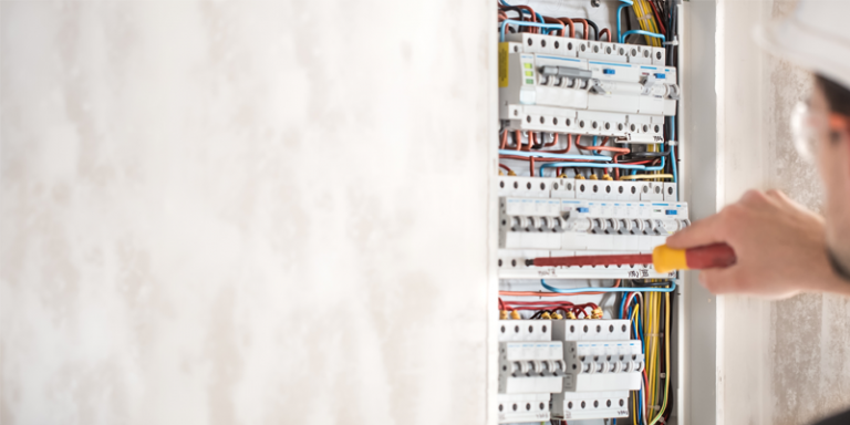 DGUV V3 Prüfung BGV A3 E-Check für Betriebe in Regensburg und Bayern – EMB