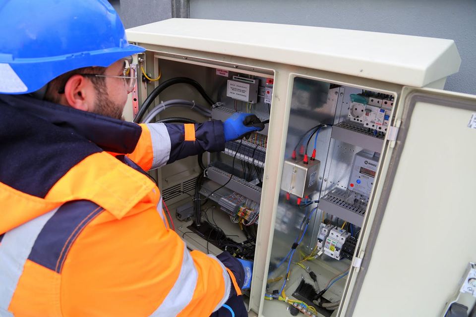 DGUV V3 Fallstudie · 58 Unterverteilungen in einem Industriebetrieb in Regensburg geprüft