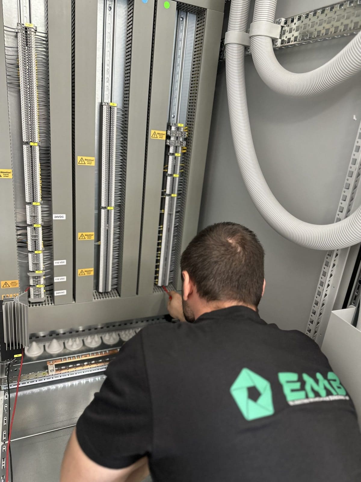 Industrie-Schaltschrank nach EPLAN P8, gefertigt von EMB Elektro Montagen Burkhardt GmbH Neutraubling